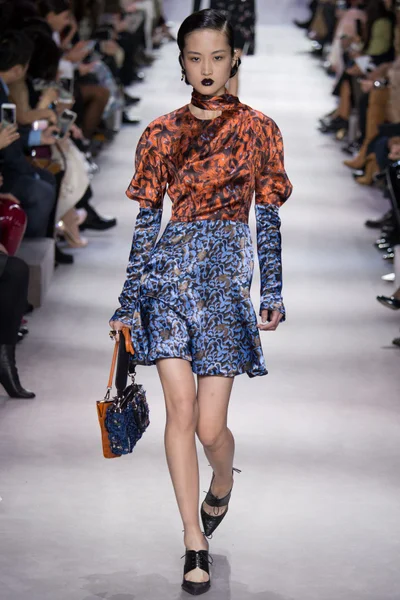 Look 43